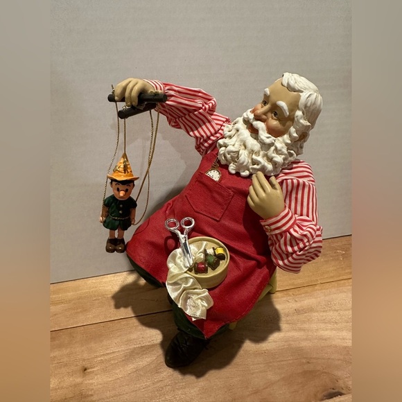 Kurt S. Adler “Gepetto Santa” Musical Figurine with Puppet - Picture 8 of 14